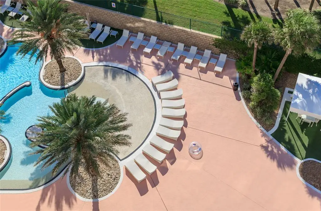 Galveston condo vacation rental pool