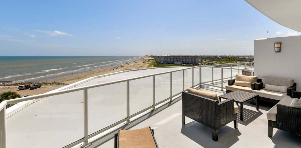 Beach Getaway A Luxury Guide to Diamond Beach Penthouse Life 1280 x 630 px2